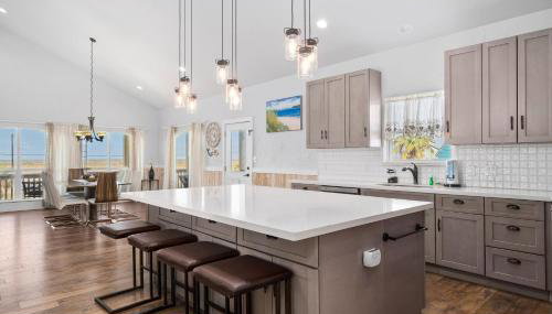 BV Coastal luxury Huge 4 bedroom home and Boardwalk to the Beach 5793 - Foto 1