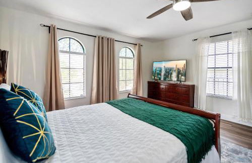 Spacious 4BR Home Perfect for Families - Foto 12