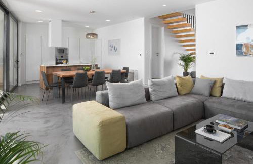 Villa Mariva for 8 persons near Porec with 44 m2 heated pool, sea view, fitness & kids playground - Foto 6