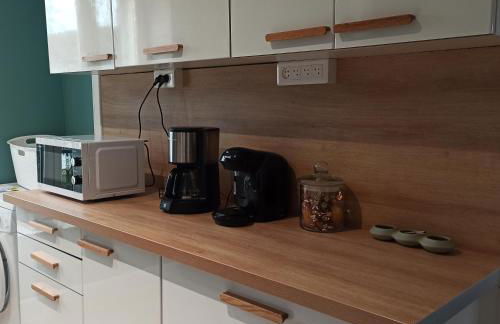 Gîte Le Français VERDUN 4 pers,climatisé,grand garage,jardin 3 étoiles - Foto 6