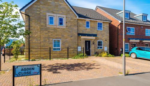 Liverpool-Halewood-Speke - NR Airport & JLR - Sleeps 8 - 5 Beds 1 sofabed 2 Bath Driveway Parking - Docks - Short 2 Long Stays - by Samina, ARZ Stays - Foto 5