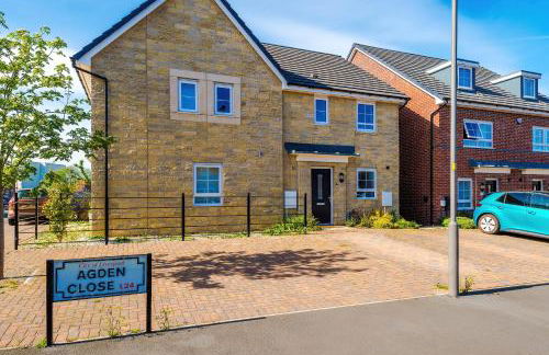 Liverpool-Halewood-Speke - NR Airport & JLR - Sleeps 8 - 5 Beds 1 sofabed 2 Bath Driveway Parking - Docks - Short 2 Long Stays - by Samina, ARZ Stays - Foto 5