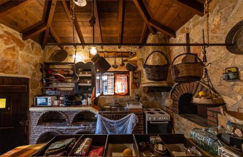 Vintage Stone House Where Calm Lives - Photo 15