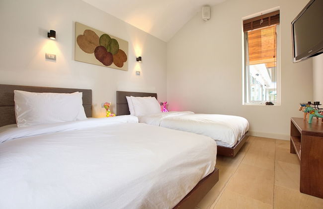 15 Bedroom Luxury Triple Sea View Villas - Photo 9