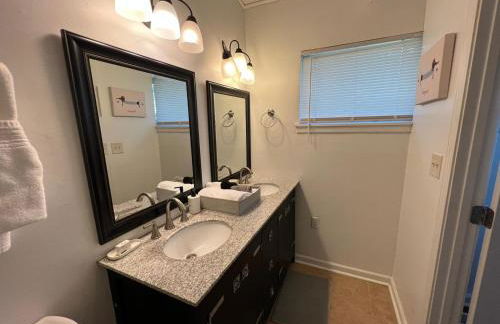 Bright & Comfy 5 star Location Large Deck Oasis - Foto 26