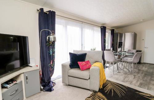 The Hideout - Photo 14