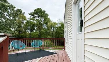 King Bed with Bunkbed Room - Gallatin Stays - Foto 2