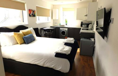 No 3 - Modern Studio Apartment in Lanark Town Centre - Photo 1