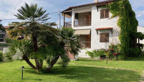 Garden Apartment - Photo 2, Garden view