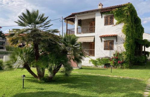 Garden Apartment - Photo 2