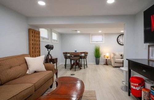 3Bed 2Bath Luxury Lake House on Myers Bay Private Pier Beach Firepit and Deck - Foto 51