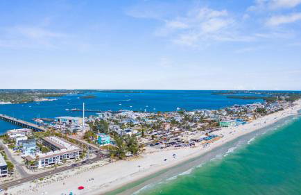 NEW! Manatee Dreams, Pool & Boat Slip, Min to AMI! - Foto 31