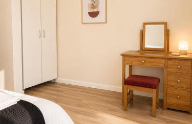 North London A spacious 7 bedroom house accommodating up to 18 people complete with own gym and table tennis - Foto 9