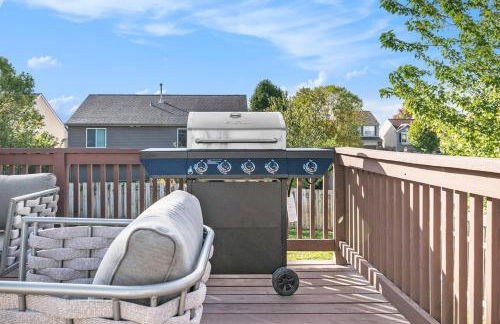 Elegant Escape-Fenced Yard BBQ & Cozy Fire Pit - Foto 38