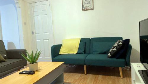 Lovely Spacious House Family & Contractor Friendly 3 Bedroom Near Leeds Centre Sleeps 8 - Foto 5