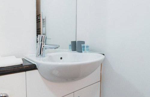 Top-Floor 2-Bed Near Braehead - Foto 24