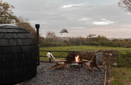 Y Caban - A Luxury Rural Retreat with Seaviews - Photo 3