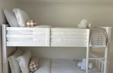 Charmandene - Luxury 5 Bed with Pool and Gated Parking - Foto 18