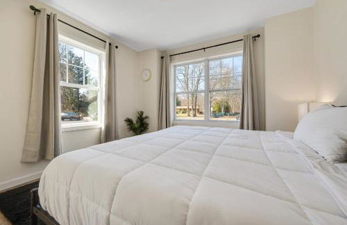 Spacious House in Prime Location - Photo 37