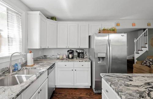 Private House + Yard Central Location to all RVA - Foto 34