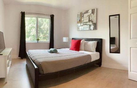 Spacious entire Apartment with Free Parking - Foto 50