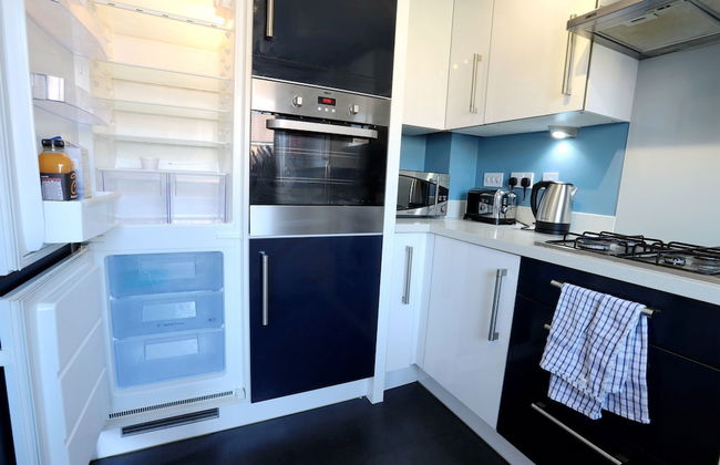 Birmingham Airport/NEC Beauty Homebase - Photo 19