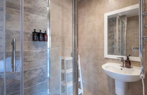 The Loft - Spacious Luxury 2 bed 2 bath with FREE Secure Parking and tube close by - Photo 18