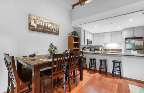 Alpine Escape: Tahoe Oasis Steps from Lake - Foto 4