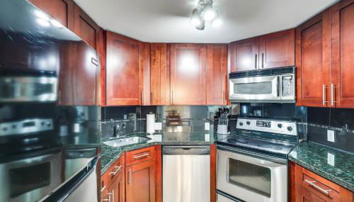 Steps to Sand! 10th-Floor Ocean Manor Unit with Pool - Foto 5