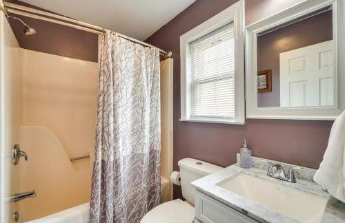 Deer Lake Lodge on 700 Wooded Acres in Dayton! - Foto 11