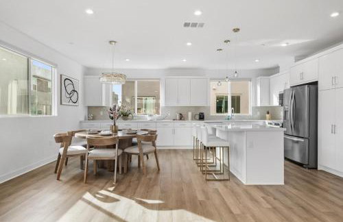 Central Santa Ana - Modern 4BR Home Near Disneyland - Foto 31