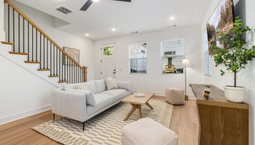 The Diamond-Half mi to Baum Walker Field-1 mi to DT - Photo 4