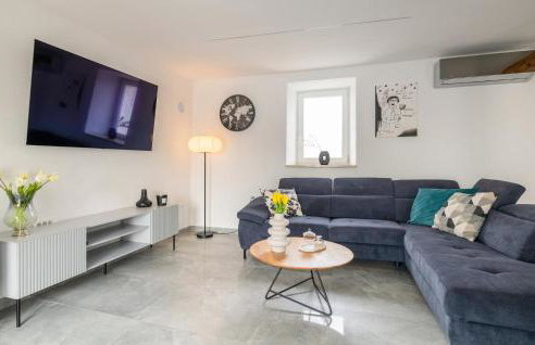 Lovely Home In Vidulini With Kitchen - Photo 2