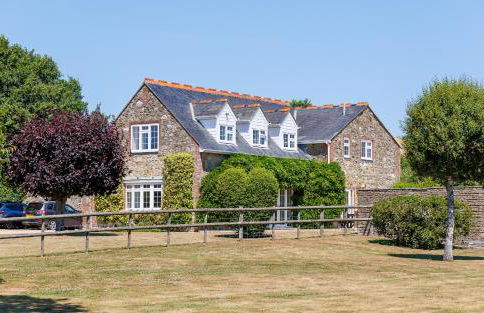 Rookley Farm Lodge Charming Manor Pool House with Heated Pool, Tennis Court & Gardens - Isle of Wight Rural Countryside Escape - Foto 58