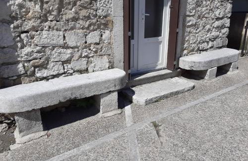 Les Bancs d'Autrefois, maison climatisée avec WIFI au centre de Ruoms - Foto 9