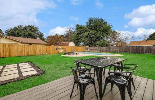 Upscale 3BR 2B Cozy Home with Pool & Grill - Foto 30