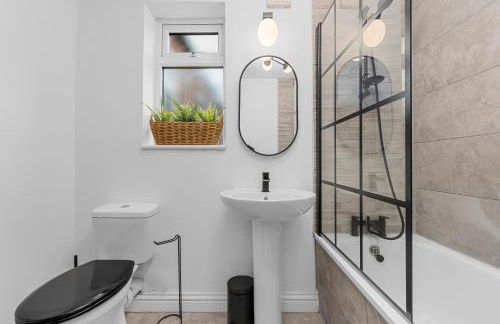 Blissful Breaks Near Old Trafford Stadium - Foto 20