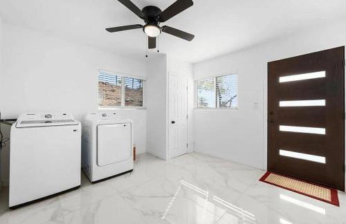 Mountains Views with Pool & Basketball, Relax & Play! - Foto 31