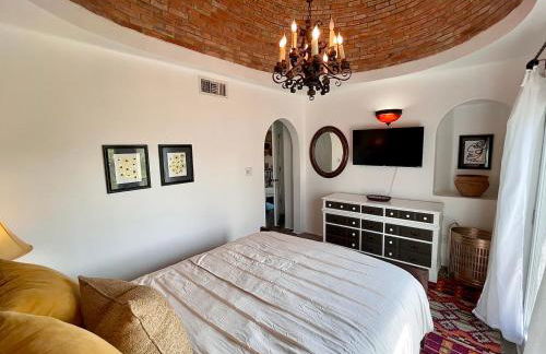 Architect's 'Castle' - Golf Villa with Views - Foto 14