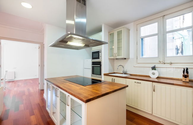 Stunning 4BR Apart in Sagrada Familia - Photo 20