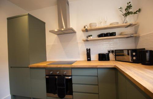 Stylish Cosy 4-Bed Home, Sleeps Up To 10 With Large Sofa Bed, Near Manchester Royal Infirmary & Universities, Free Parking & Ultra-Fast WiFi - Foto 25