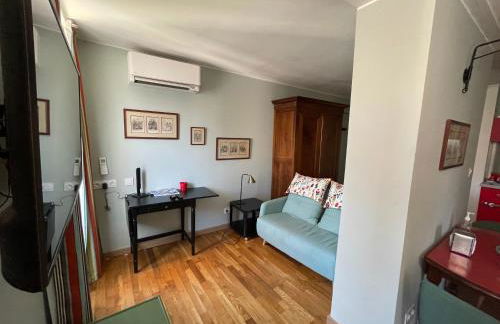 Appartement mignon calme douillet ascenseur clim étage élevé proche parking et toutes commodités au coeur du Toulon historique - Photo 12