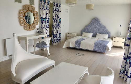 Luxury Lakeside House at Lakes by Yoo - Photo 16