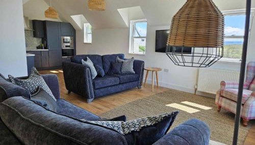 Hillside House - Photo 4