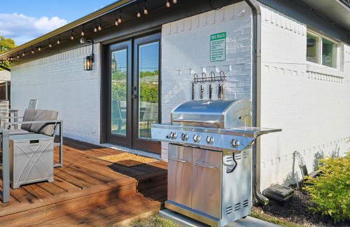 3-BD 3-BA Bungalow ft Backyard w Deck & Firepit - Foto 40