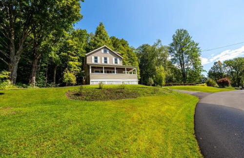 Berkshire Vacation Rentals: Centrally Located Historical Home - Foto 46