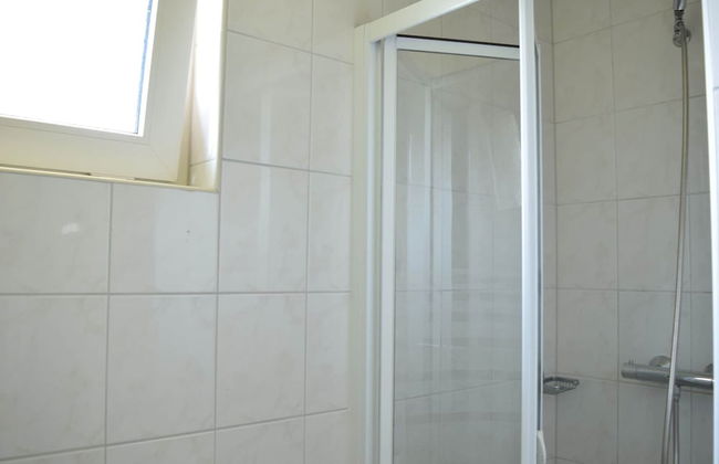 Semi-detached Bungalow with Dishwasher near Veluwe - Photo 7