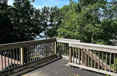 Saratoga Lake Boathouse Retreat - Photo 2