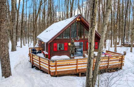 Evergreen Lodge by AvantStay Poconos Lake Cabin Fireplace Large Deck Near Jack Frost Kalahari - Foto 33