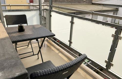 Spacious Apartment with Balcony - nearby Schlosspark - APOLONIAliving - Foto 65